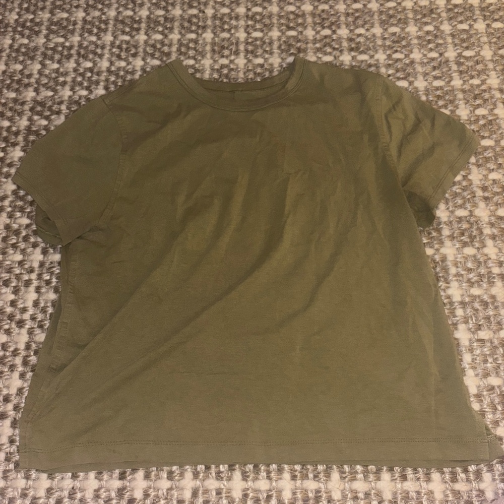Lululemon Green Women’s Basic Short Sleeve Top Size 4